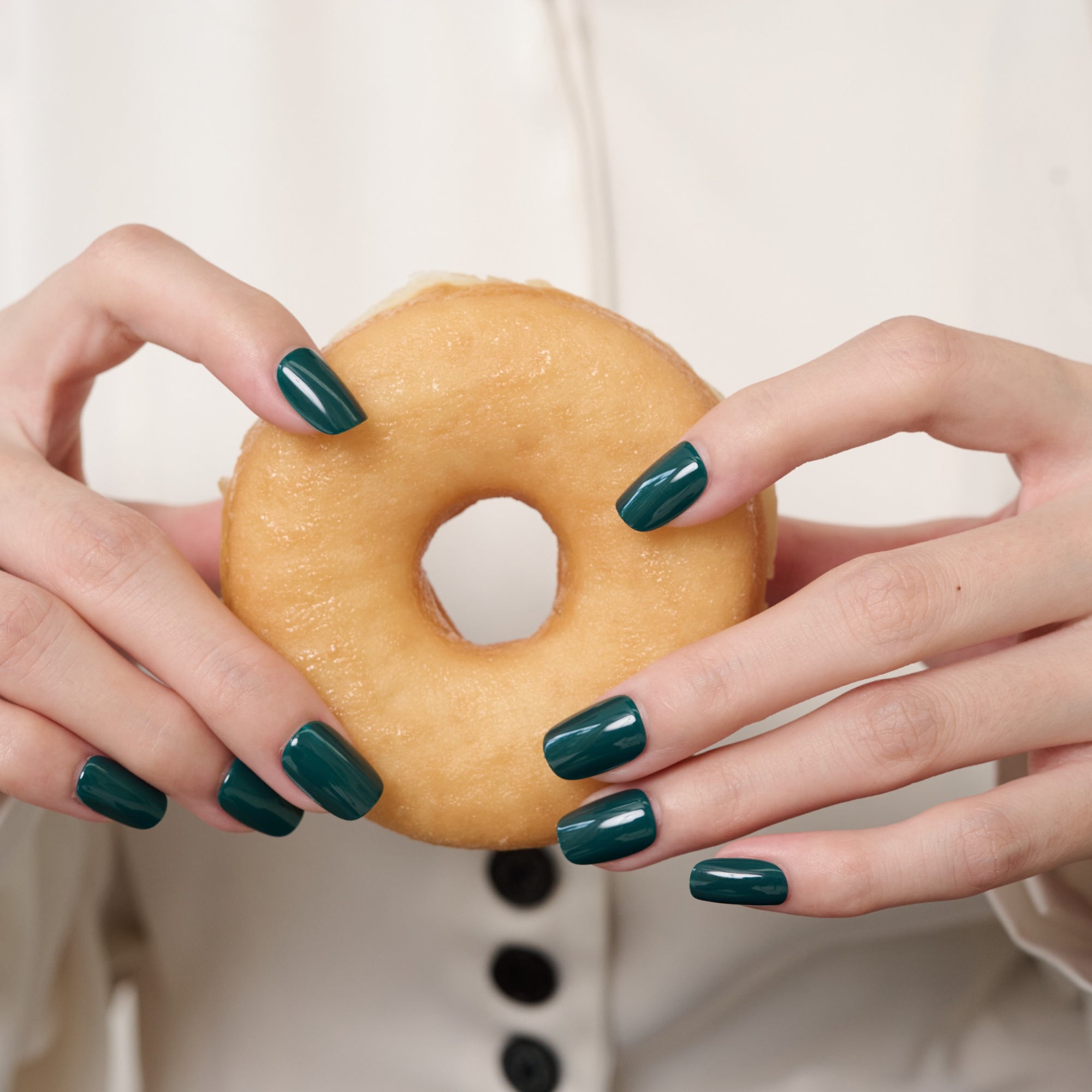 Wicked Green Classic Short Press-on Nails